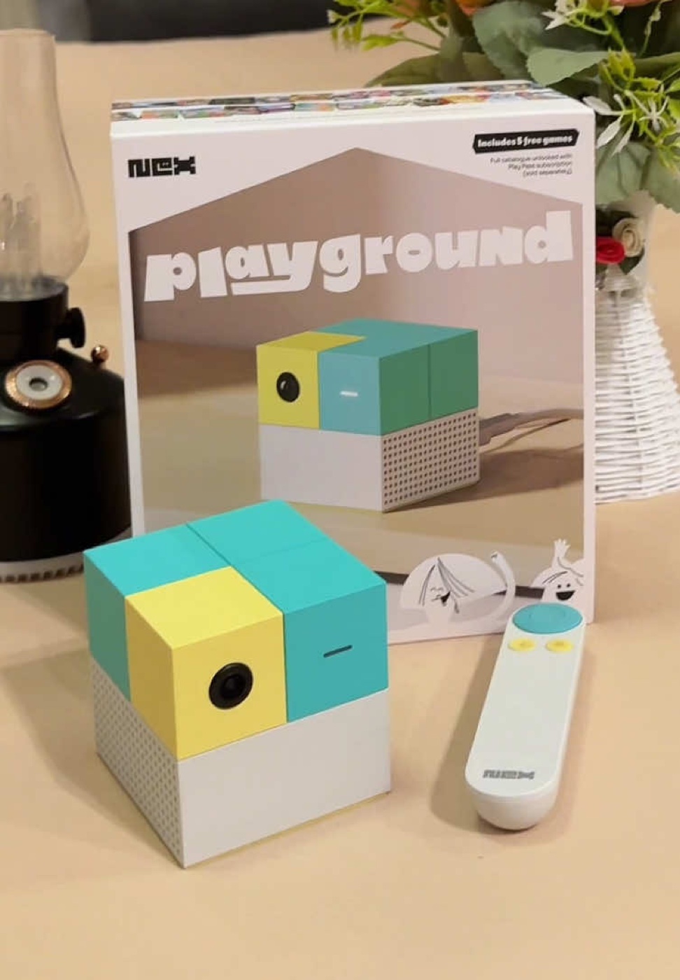 PlayCube retail box with the console and remote
